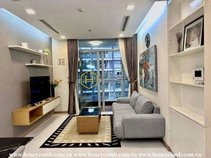 Tối giản nhưng cũng đầy sang trọng thích hợp trong căn hộ này ở Vinhomes Central Park sẽ khiến bạn bị hấp dẫn