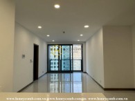 Discover the tranquil view of this unfurnished apartment in Sunwah Pearl