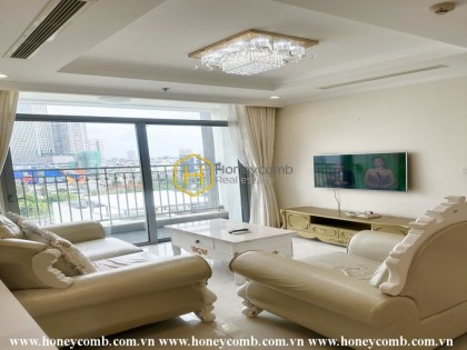 Fall in love with the delicate white color and elegant design of this apartment for rent in Vinhomes Central Park