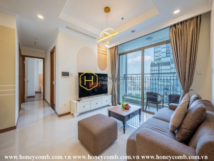 Căn hộ Vinhomes Central Park với thiết kế rộng rãi cùng nội thất tối giản hiện đại kết hợp với không gian ngắm ra sông thoáng đãng