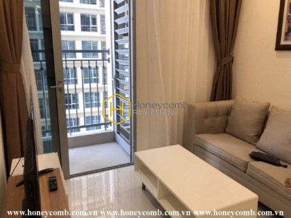Relax in and peaceful view  with this elegant furnished apartment in Vinhomes Central Park